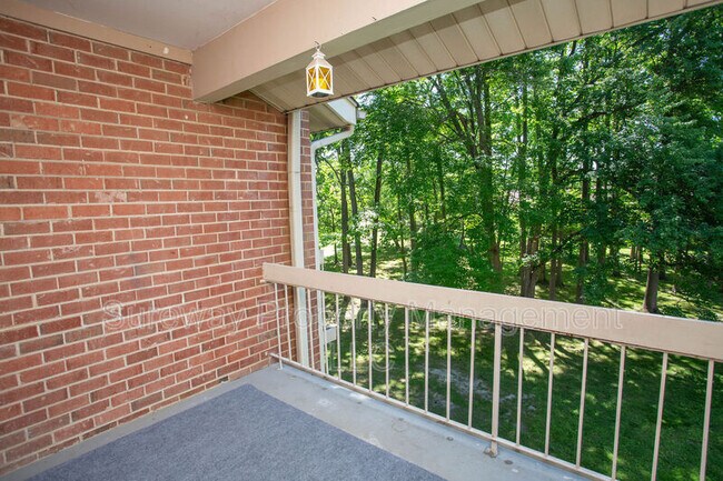 Building Photo - 125 Echelon Rd