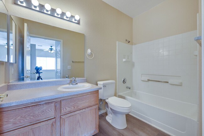 Building Photo - NE Near Nellis! Gated! Community Pool, Spa...