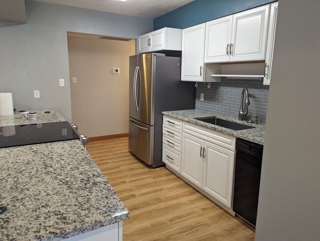 Building Photo - 3 Bedroom on the north side of Twin Falls