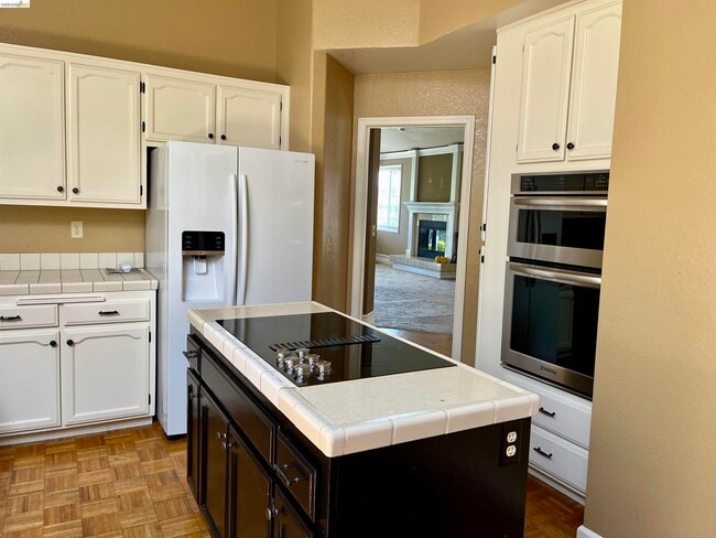 Building Photo - 2420 Wayfarer Ct