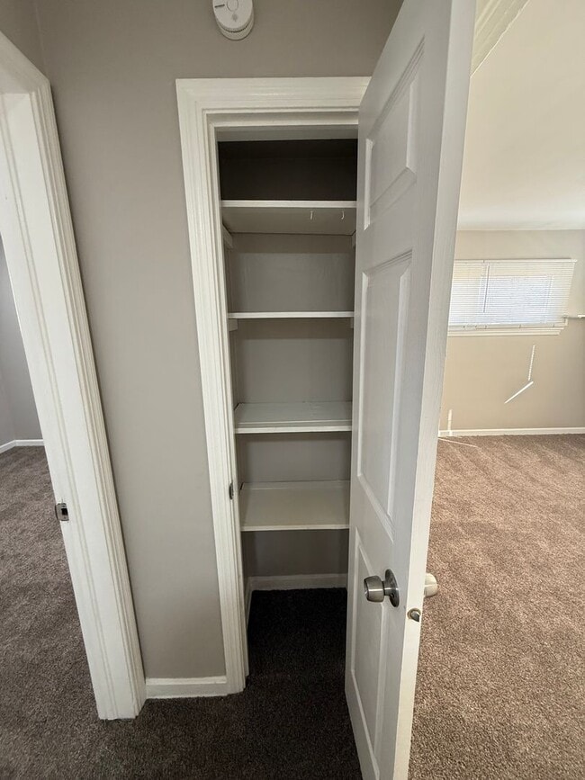 Building Photo - Completely remodeled 3 Bedroom Ranch Home for Rent