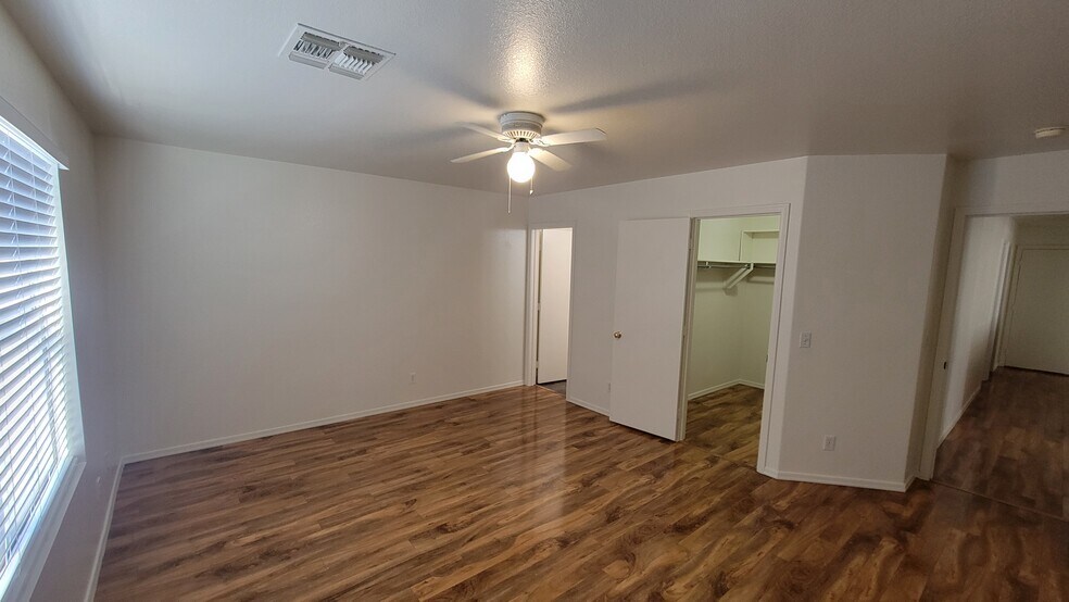 Building Photo - 708 S Concord St