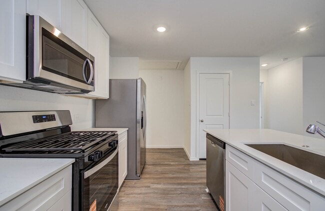 Building Photo - 3012 Dylan Skyland Dr