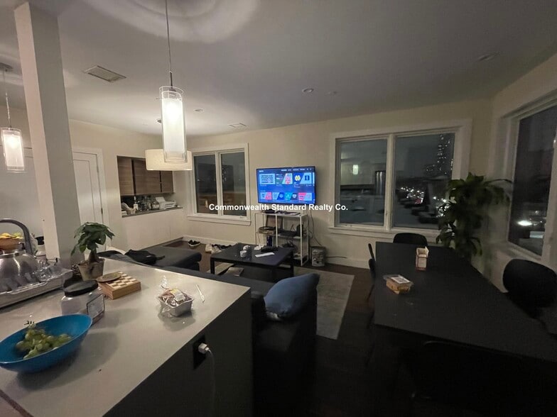 Building Photo - 659 Massachusetts Ave