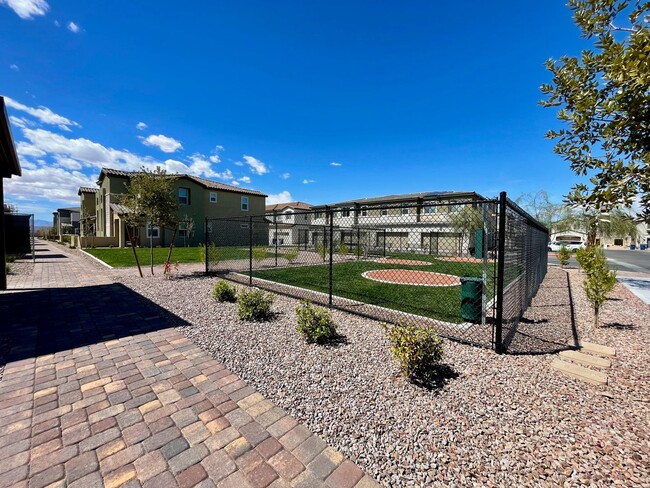 Building Photo - 3 BED 2.5 BATH 2 CAR GARAGE TOWNHOME FOR RENT IN CADENCE MASTER PLANNED COMMUNITY