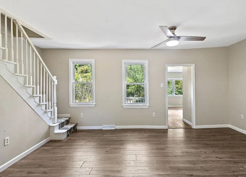 Dining Room - 107 Bayberry Ave