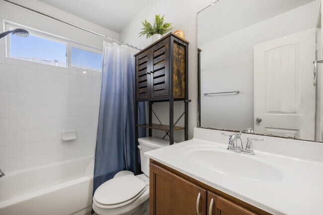 Building Photo - Charming 3-Bedroom with 2 Baths Cottonwood...