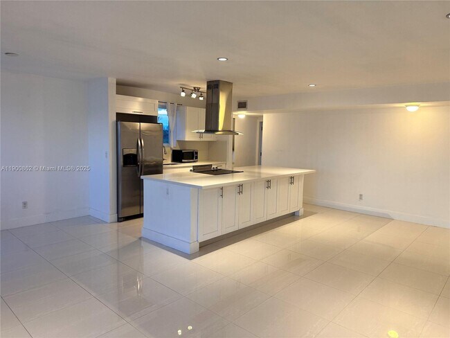 Building Photo - 1790 S Treasure Dr