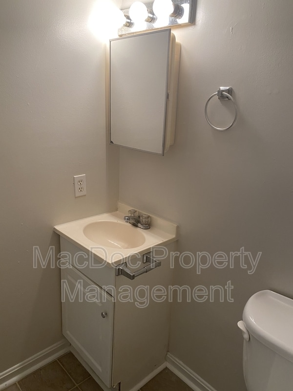 Building Photo - 298 Red Oak Dr