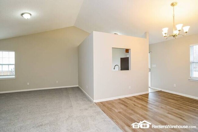 Building Photo - Nice 3 bedroom 2 bath