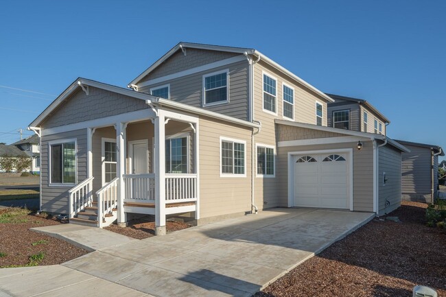 Primary Photo - Beautiful Home in Nye Beach!