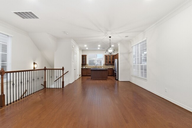 Building Photo - 3209 Clearview Cir
