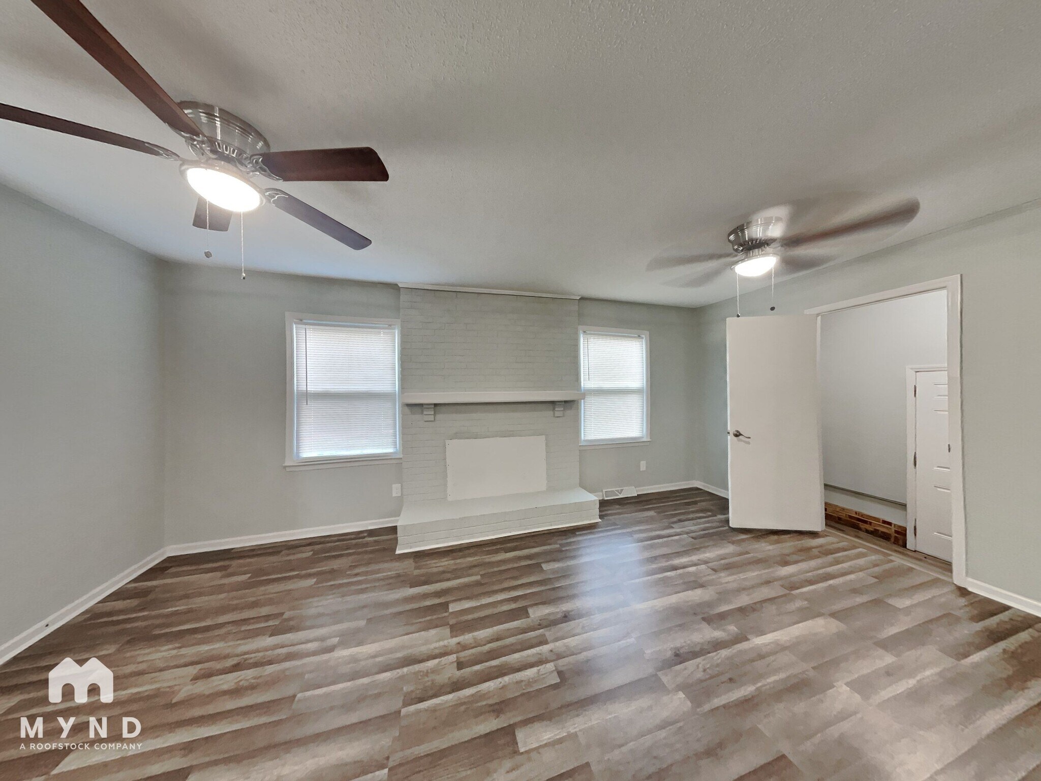 Building Photo - 547 Whitethorn Dr