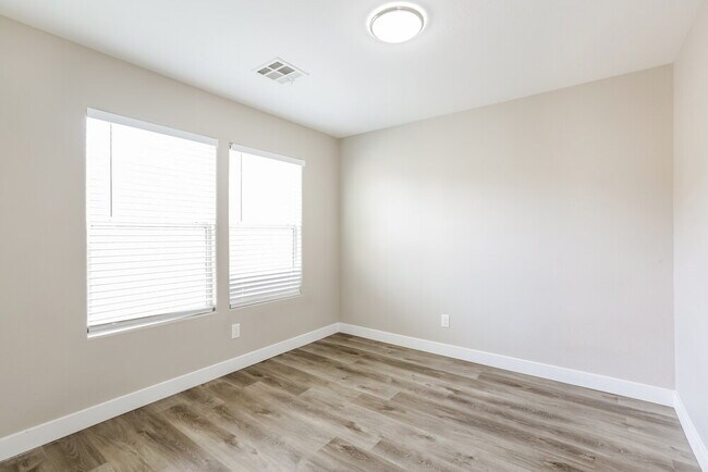 Building Photo - 6578 Holly River St