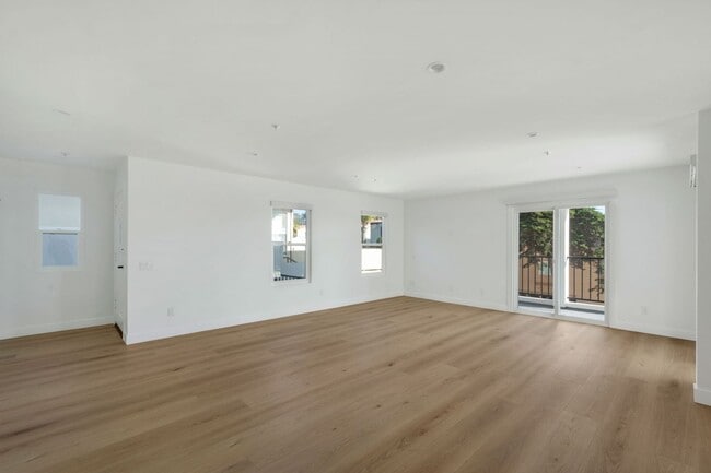 Building Photo - 312 Cazador Ln