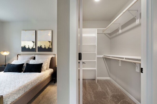 Building Photo - 6931 NE 132nd Way