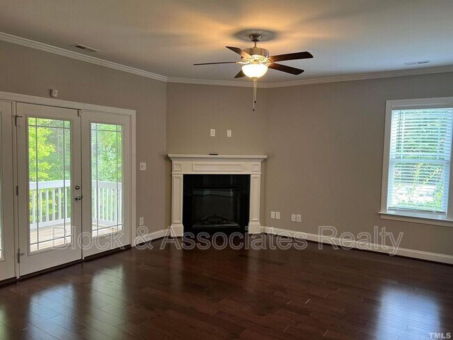 Building Photo - 555 Mariah Towns Way