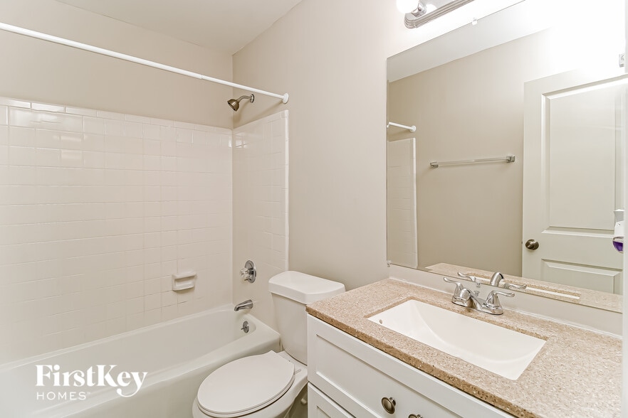 Building Photo - 6507 River Hills Dr