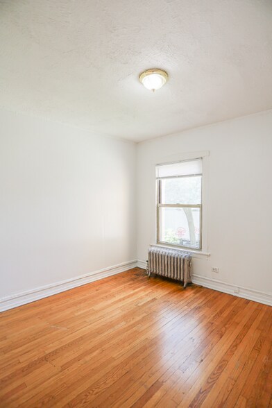 Building Photo - 4855 N Kimball Ave