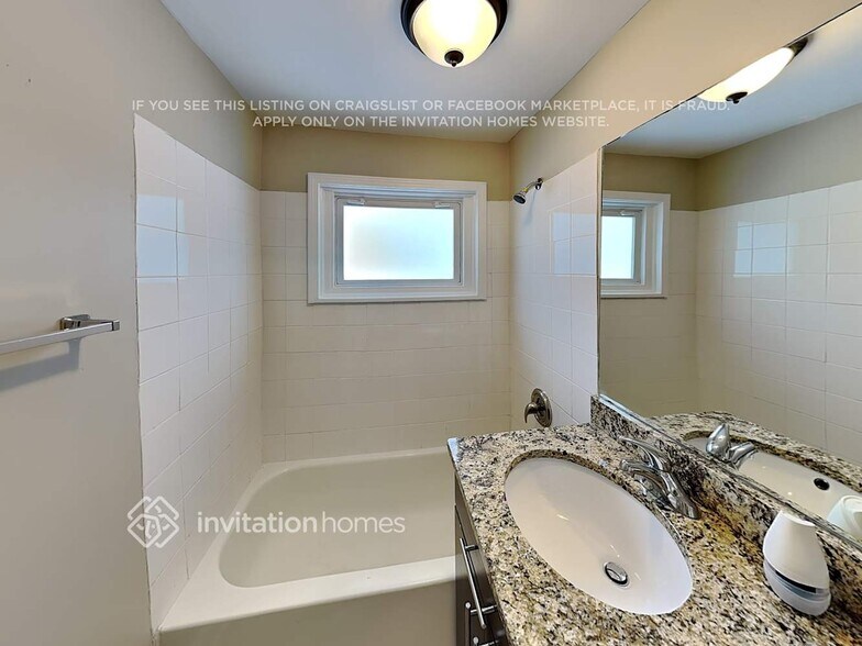 Building Photo - 715 E Le Moyne Ave