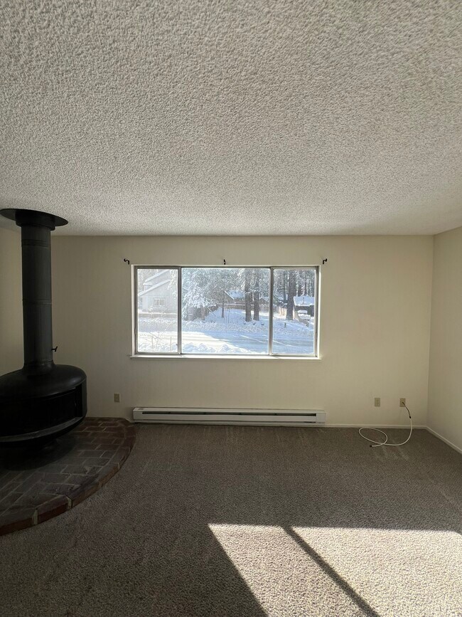 Building Photo - 1109 Sierra Blvd