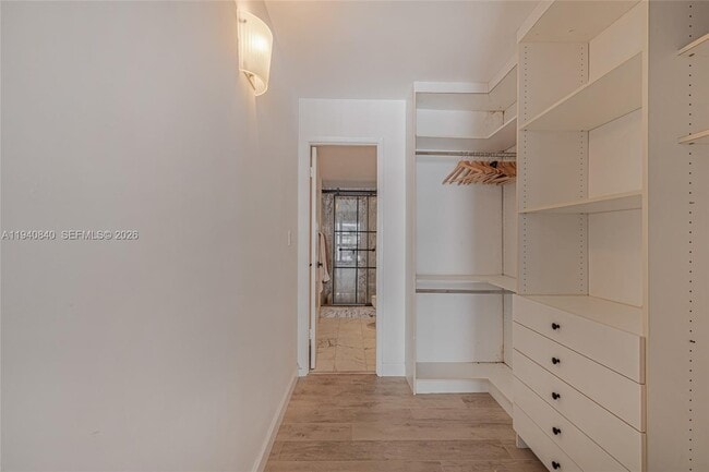 Building Photo - 600 NE 36th St