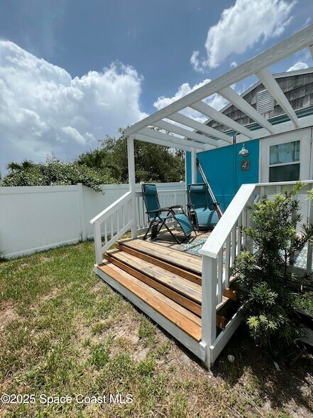 Building Photo - 2179 Pineapple Ave