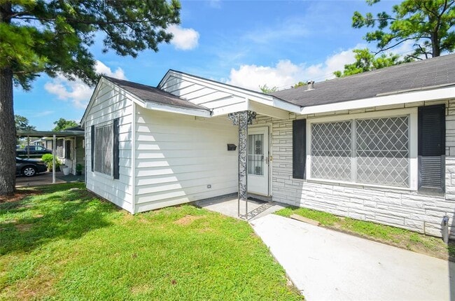 Building Photo - 6610 Tierwester St