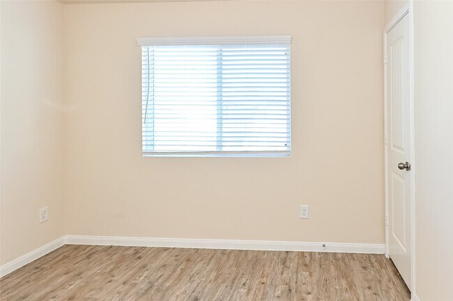 Building Photo - 12707 Veterans Ranch Rd