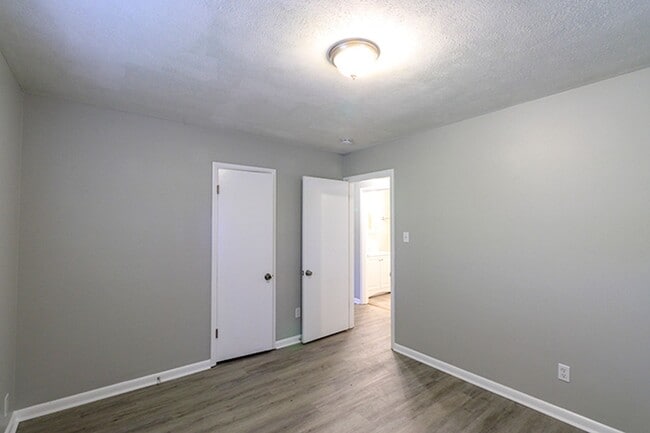 Building Photo - 3 bedroom 1 bath in Valley Station!