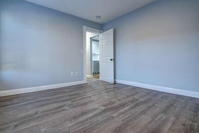 Building Photo - 88 Old Colony Ave