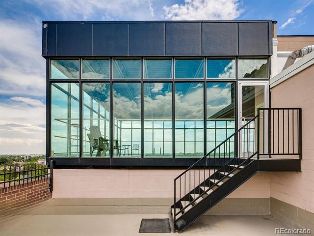 Building Photo - 1200 Vine St