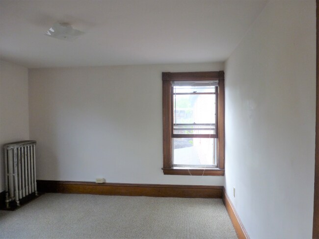 Building Photo - 111 N Winooski Ave