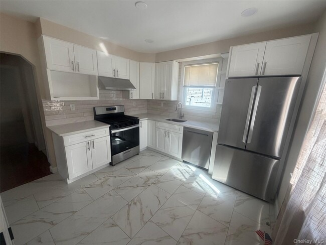 Building Photo - 73 Willoughby Ave