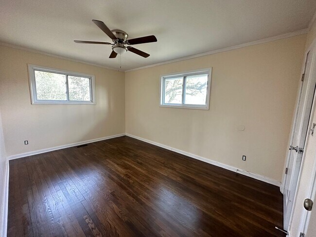 Building Photo - 603 Seminole Pl