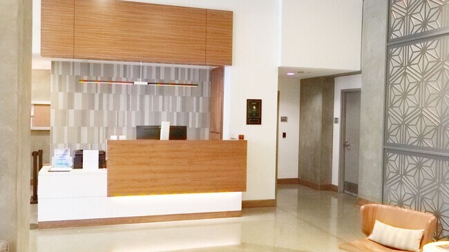 Building Photo - Downtown San Diego 1 bedroom 1 bath apartment For Rent