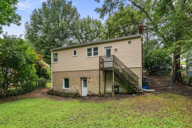 Building Photo - 18 Grandin Cir