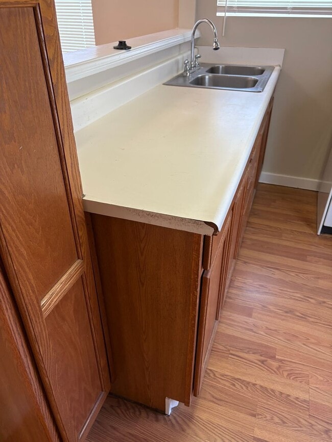 Building Photo - $1,895- ALL UTILITIES INCLUDED- BEAUTIFUL ...