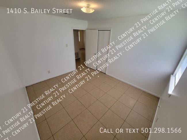 Building Photo - 1410 S Bailey St