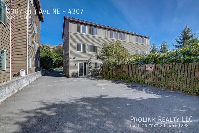 Building Photo - 4307 8th Ave NE