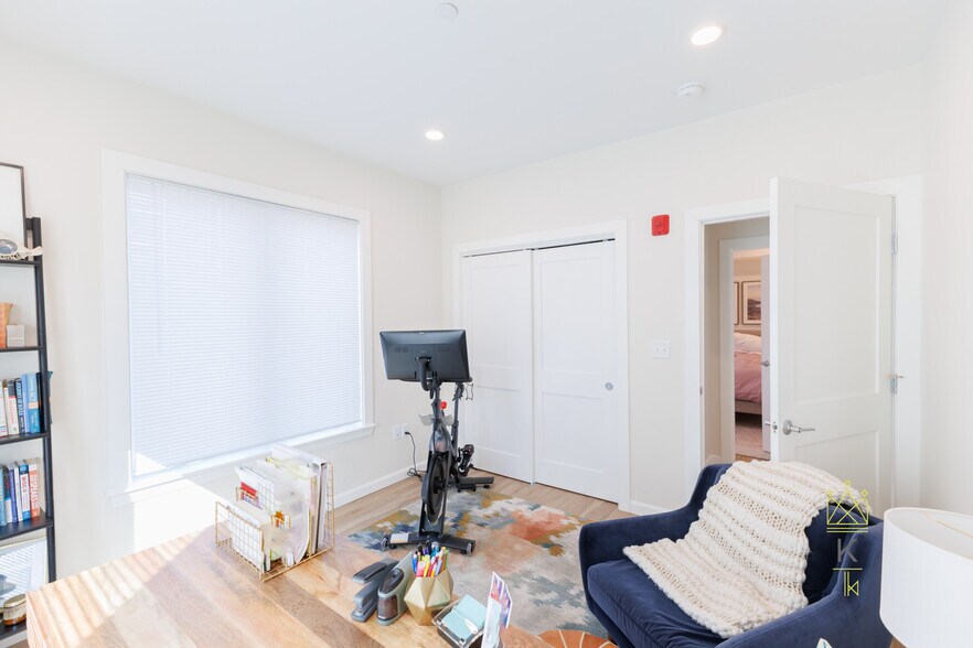 Building Photo - 460 Washington St