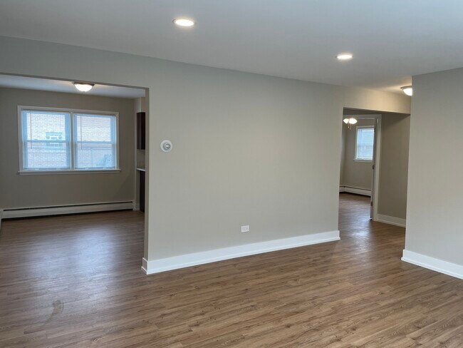 Building Photo - 7541 Roberts Rd