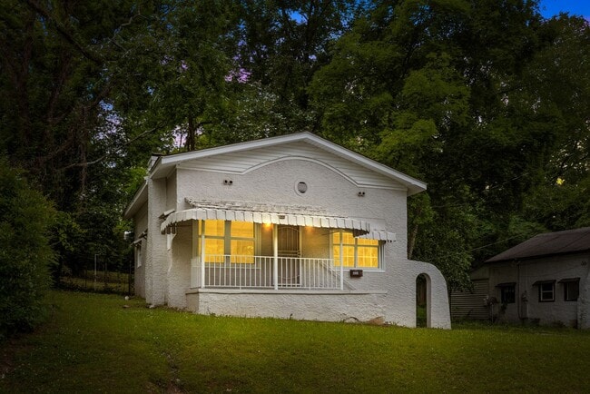 Primary Photo - Charming 2 Bedroom, 2 Bathroom house