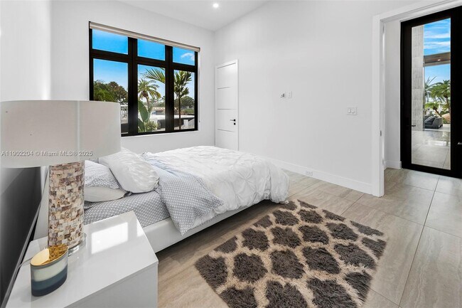 Building Photo - 3701 NE 26th Ave