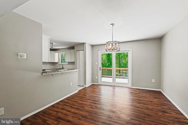 Building Photo - 468 Cornell Ct