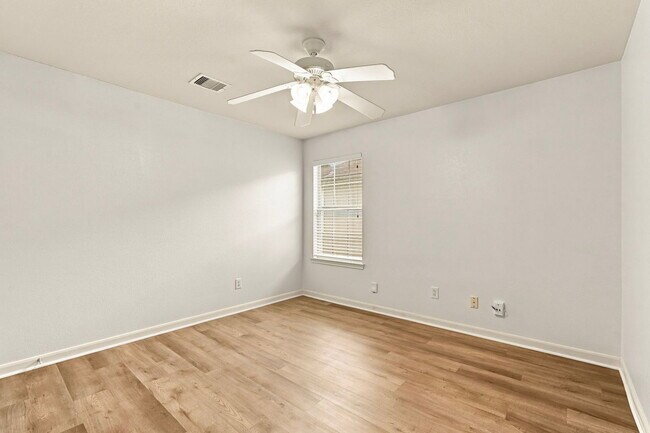 Building Photo - 2703 Skyview Glen Ct