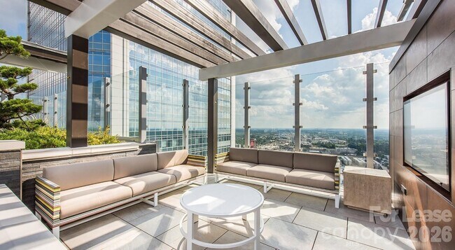 Building Photo - 525 S Church St