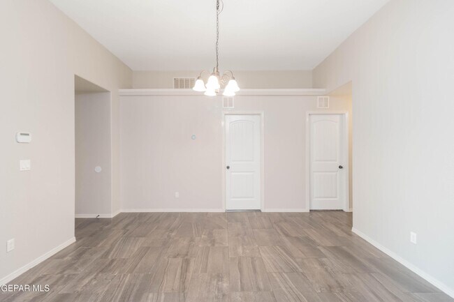 Building Photo - 4980 Rose Elise St