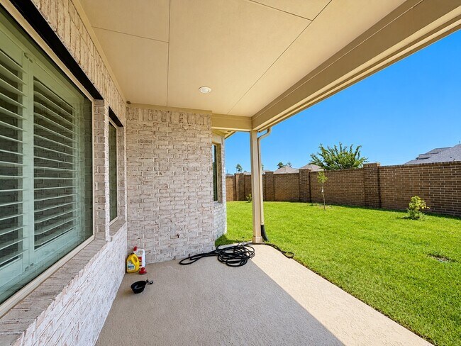Building Photo - 13203 Wood Leaf Pk