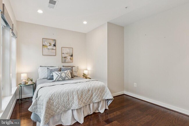 Building Photo - 8091 Red Hook St